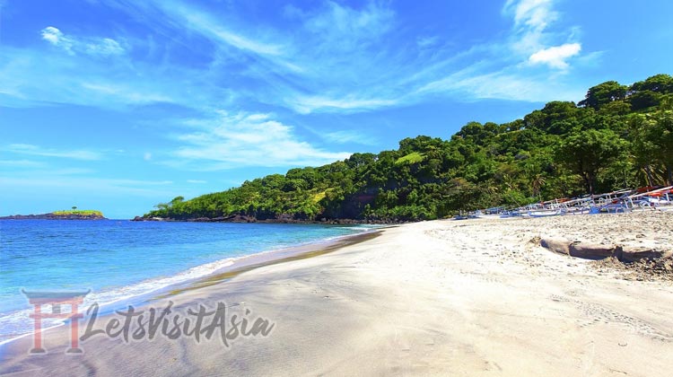 An image of Pasir Putih Beach in Bali, Indonesia