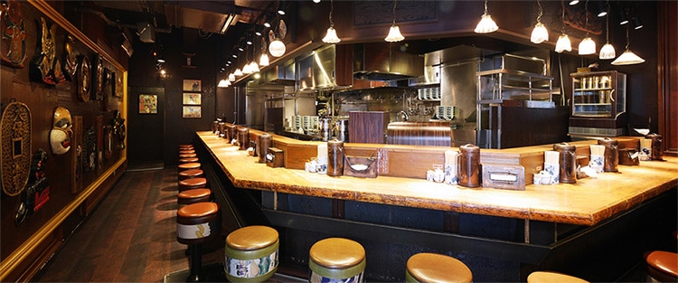 Image of the interior of Menya Musashi ramen in shinjuku